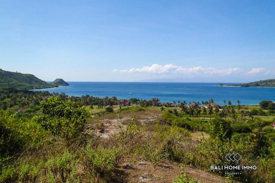 Image 2 from 20 ares au sommet d'une colline avec vue sur l'océan à vendre dans l'ouest de Lombok