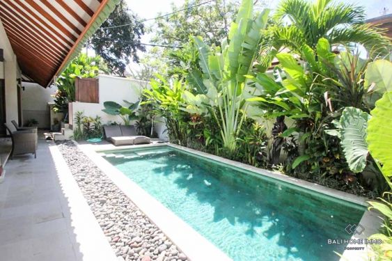 Image 2 from Villa de 3 unités et 2 chambres à vendre en bail à Umalas Bali