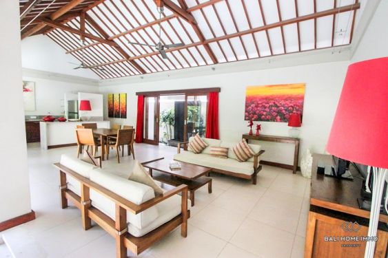 Image 3 from Villa de 3 unités et 2 chambres à vendre en bail à Umalas Bali