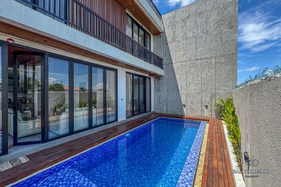 Image 1 from Villa keluarga 4 kamar dijual di Bali Canggu Babakan