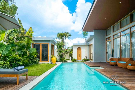 Image 1 from 4 Bedroom Modern Tropical Villa with Office Space For Sale in Bumbak Umalas