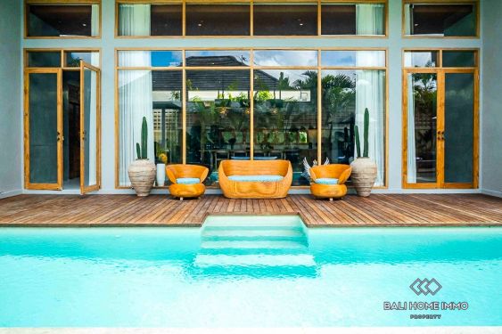 Image 2 from 4 Bedroom Modern Tropical Villa with Office Space For Sale in Bumbak Umalas