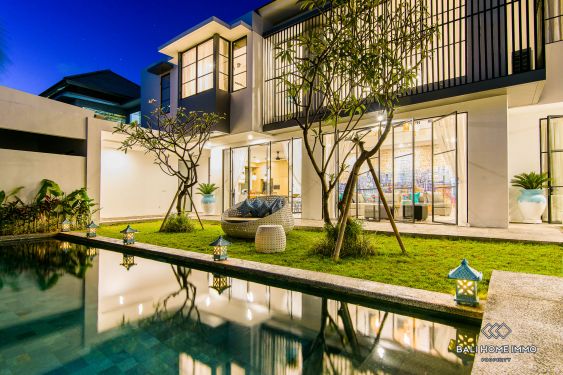 Image 3 from Villa moderen 4 Kamar Disewakan di Pusat Berawa Bali