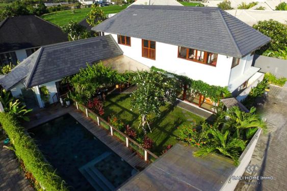 Image 1 from Villa 4 Kamar dengan Taman yang Luas Dekat Sekolah di Canggu Bali
