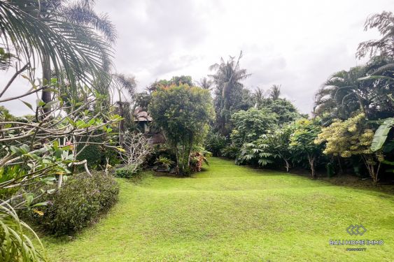 Image 2 from Villa Keluarga 5 Kamar dengan Taman Disewakan Bulanan di Tepi Pantai Pererenan