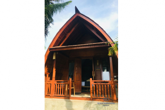 Image 1 from Villa 5 kamar tidur disewakan jangka panjang di Seseh Bali