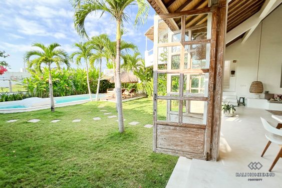 Image 1 from Belle Villa 4 Chambres + 1 Bureau à Louer à Bali Umalas