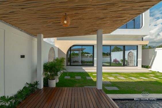Image 2 from Villa neuve de 2 chambres à vendre en pleine propriété sur la côte nord de Bali, Lovina