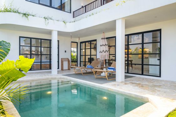 Image 1 from Dijual Villa 4 Kamar Tidur Baru Hak Sewa di Bali Dekat Pantai Seseh