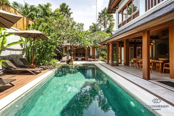 Image 1 from Vila premium dengan 5 kamar tidur untuk dijual Hak Milik di Bali Dekat Pantai Double Six Seminyak
