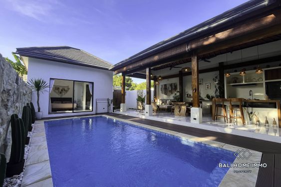 Image 1 from Villa chic de 3 chambres avec vue sur la jungle à vendre à Kutuh