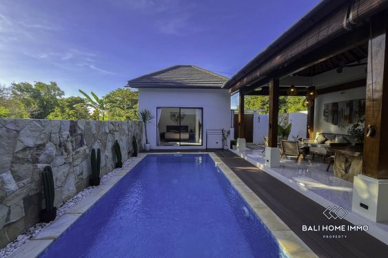 Image 3 from Villa chic de 3 chambres avec vue sur la jungle à vendre à Kutuh