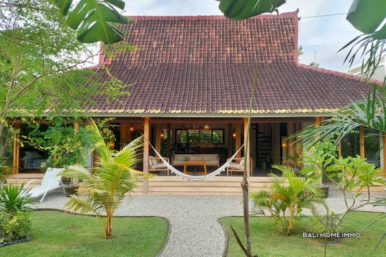 Image 1 from MAISON JOGLO CONFORTABLE DE 2 CHAMBRES AVEC JARDIN À LOUER À ULUWATU PRÈS DE LA PLAGE DE BALANGAN