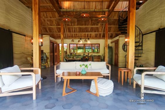 Image 2 from MAISON JOGLO CONFORTABLE DE 2 CHAMBRES AVEC JARDIN À LOUER À ULUWATU PRÈS DE LA PLAGE DE BALANGAN