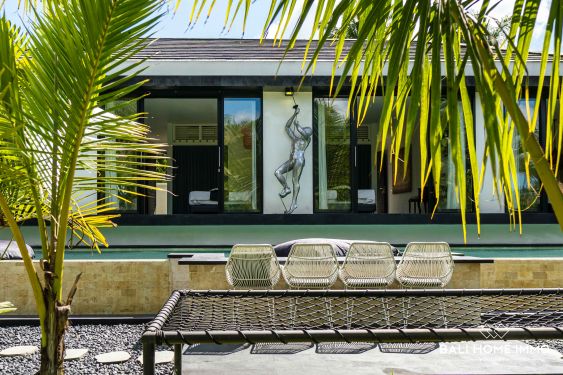 Image 2 from Dijual villa modern 4 kamar dengan taman luas di Bali Ubud