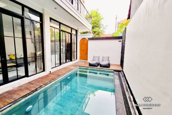 Image 1 from VILLA MODERNE ET ÉLÉGANTE DE 3 CHAMBRES À VENDRE EN LOCATION À JIMBARAN PRÈS DE LA PLAGE DE JIMBARAN