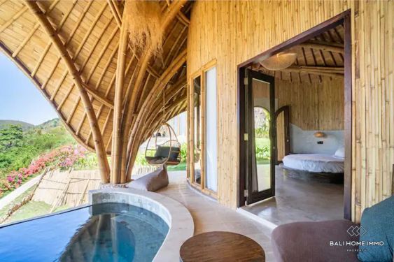 Image 1 from Villa écologique de 4 chambres avec vue sur l'océan à vendre en location à Lombok