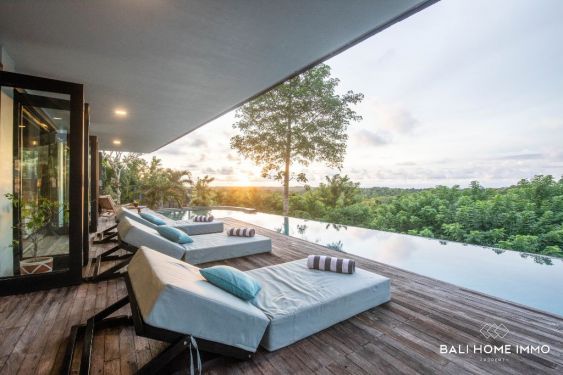 Image 3 from VILLA SÉRÉNILE À FLANC DE COLLINE DE 6 CHAMBRES AVEC VUE SUR L'OCÉAN À VENDRE À ULUWATU PECATU