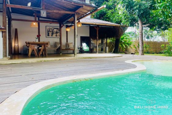 Image 3 from VILLA 3 KAMAR TIDUR YANG LUAS DENGAN PEMANDANGAN TAMAN YANG TENANG UNTUK DIJUAL SEWA DI BINGIN