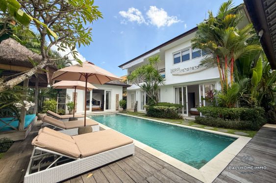 Image 1 from Villa Luas 4 Kamar Dijual di Lokasi Utama Petitenget Seminyak