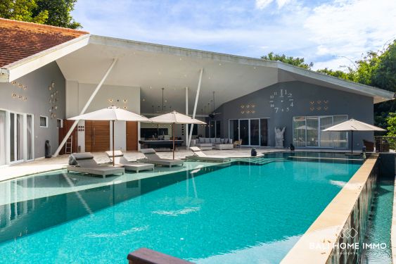 Image 1 from Villa moderne de 4 chambres avec vue sur la jungle à vendre à Bali Umalas