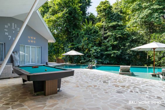Image 2 from Villa moderne de 4 chambres avec vue sur la jungle à vendre à Bali Umalas