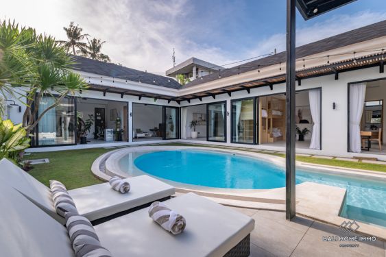 Image 1 from Villa 4 Kamar Tidur yang Menakjubkan Dijual Hak Sewa di Tepi Pantai Pererenan Bali