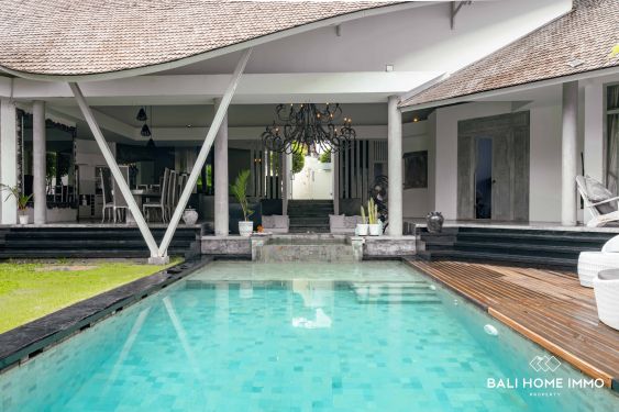Image 2 from Vila 3 Kamar Tidur Unik untuk Dijual & Disewakan di Bali Umalas